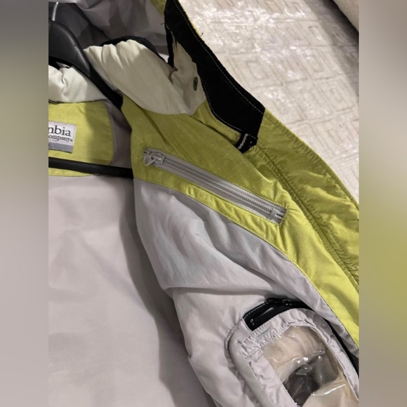 Women’s Columbia Titanium Jacket - Picture 9 of 10